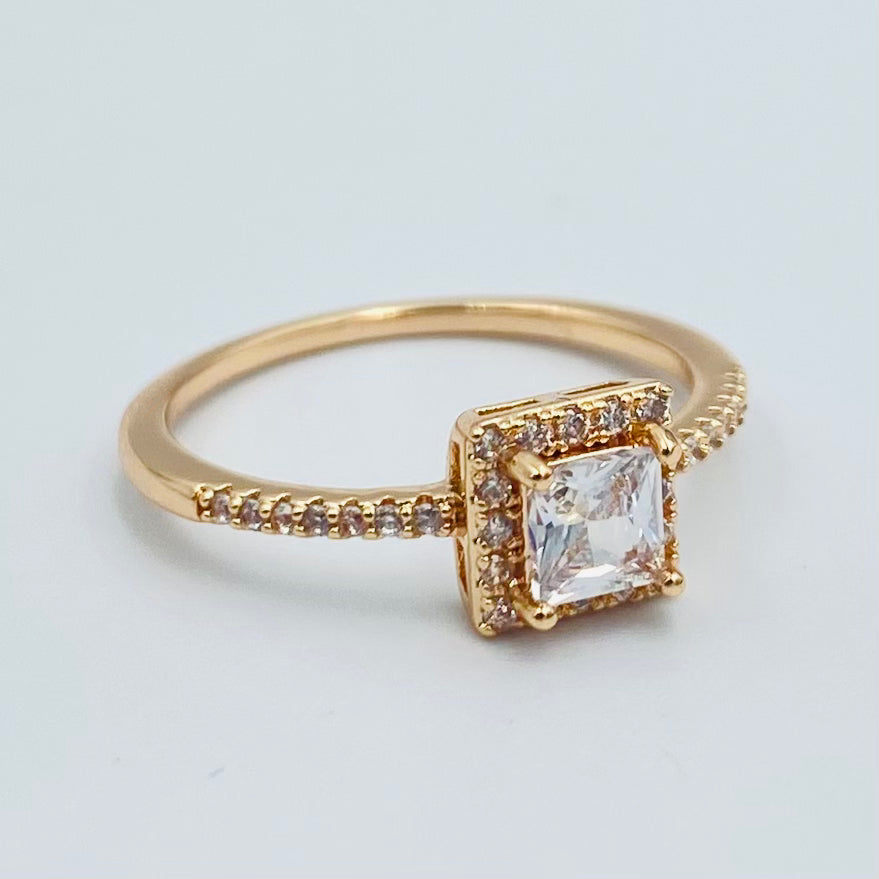 Anillo Con piedras y Diamante Cuadrado