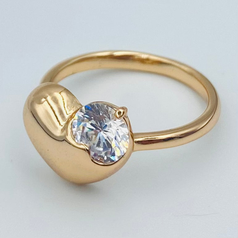 Anillo con forma de Corazón y piedra