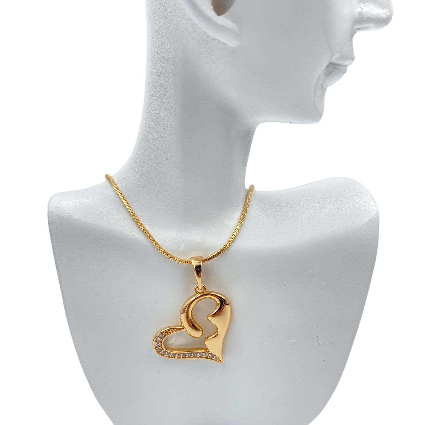 Collar de Corazón con Piedras Brillantes