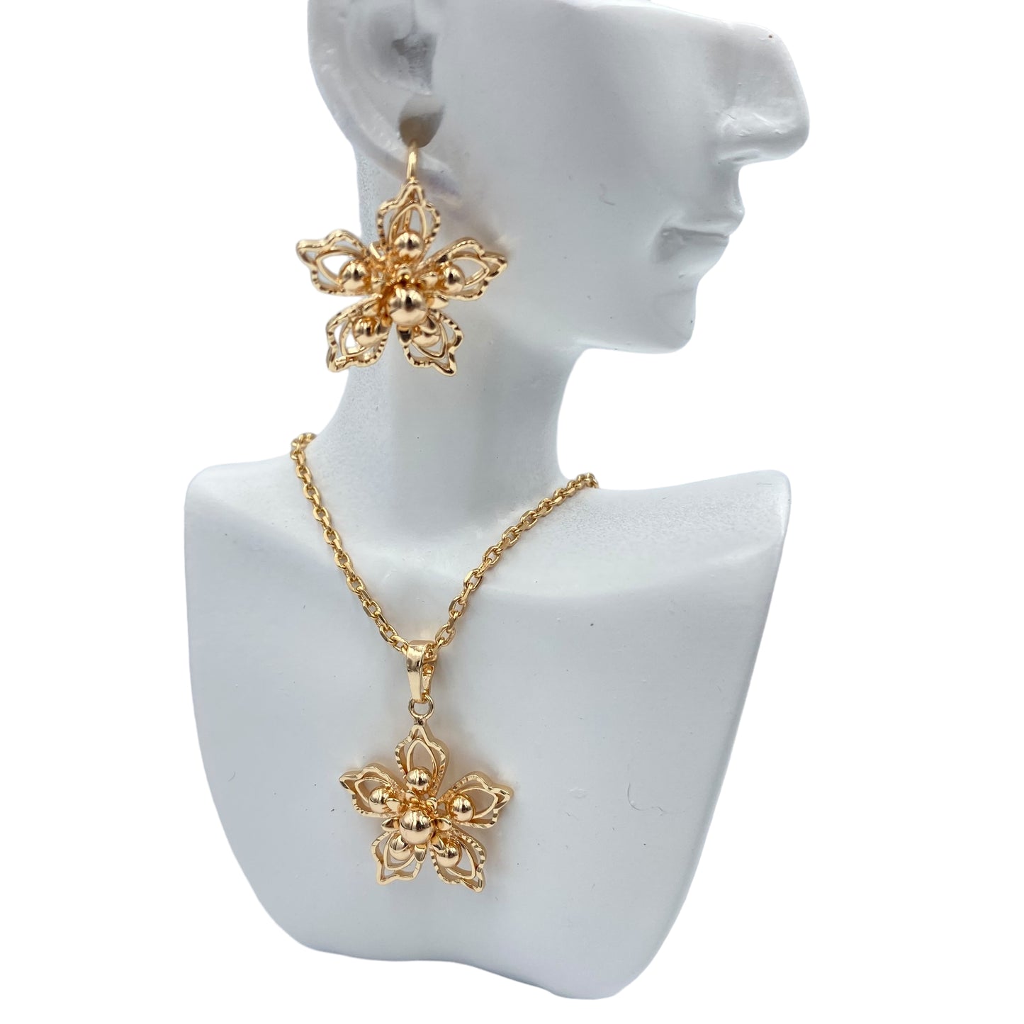 Set Collar y Aretes, Flor Dorada