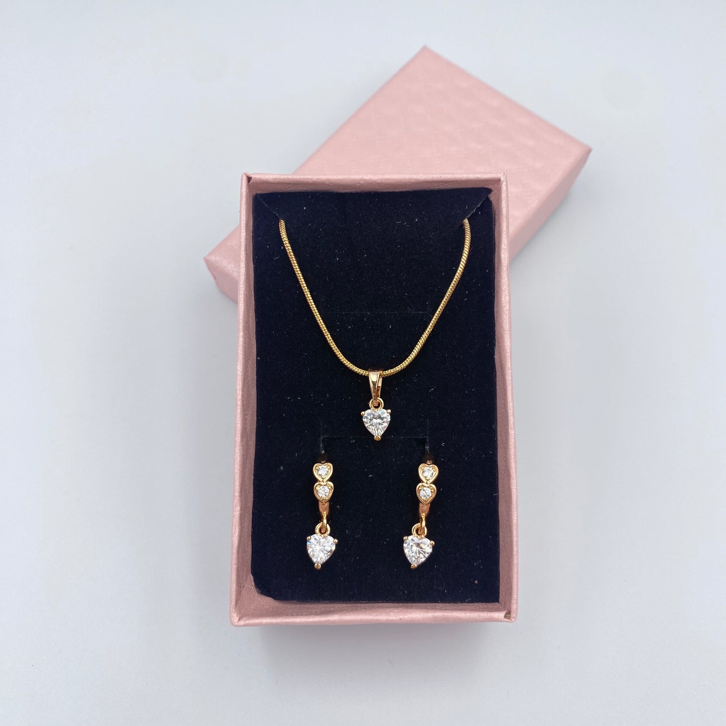 Set Collar y Aretes, corazón aretes con piedras pequeñas