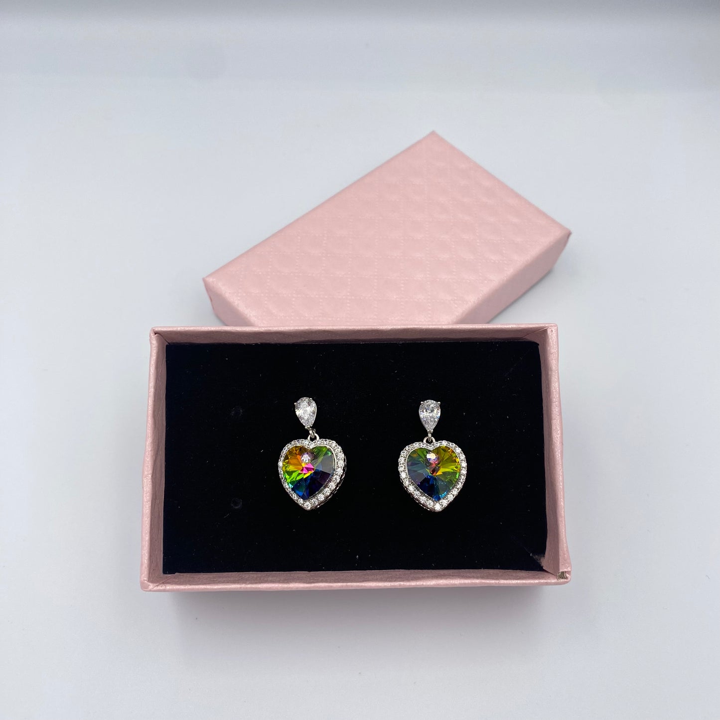Aretes Corazón Con Piedras Color