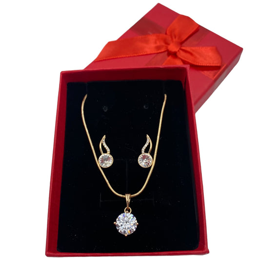 Set Collar y Aretes Con Piedras Blancas en forma de Diamante